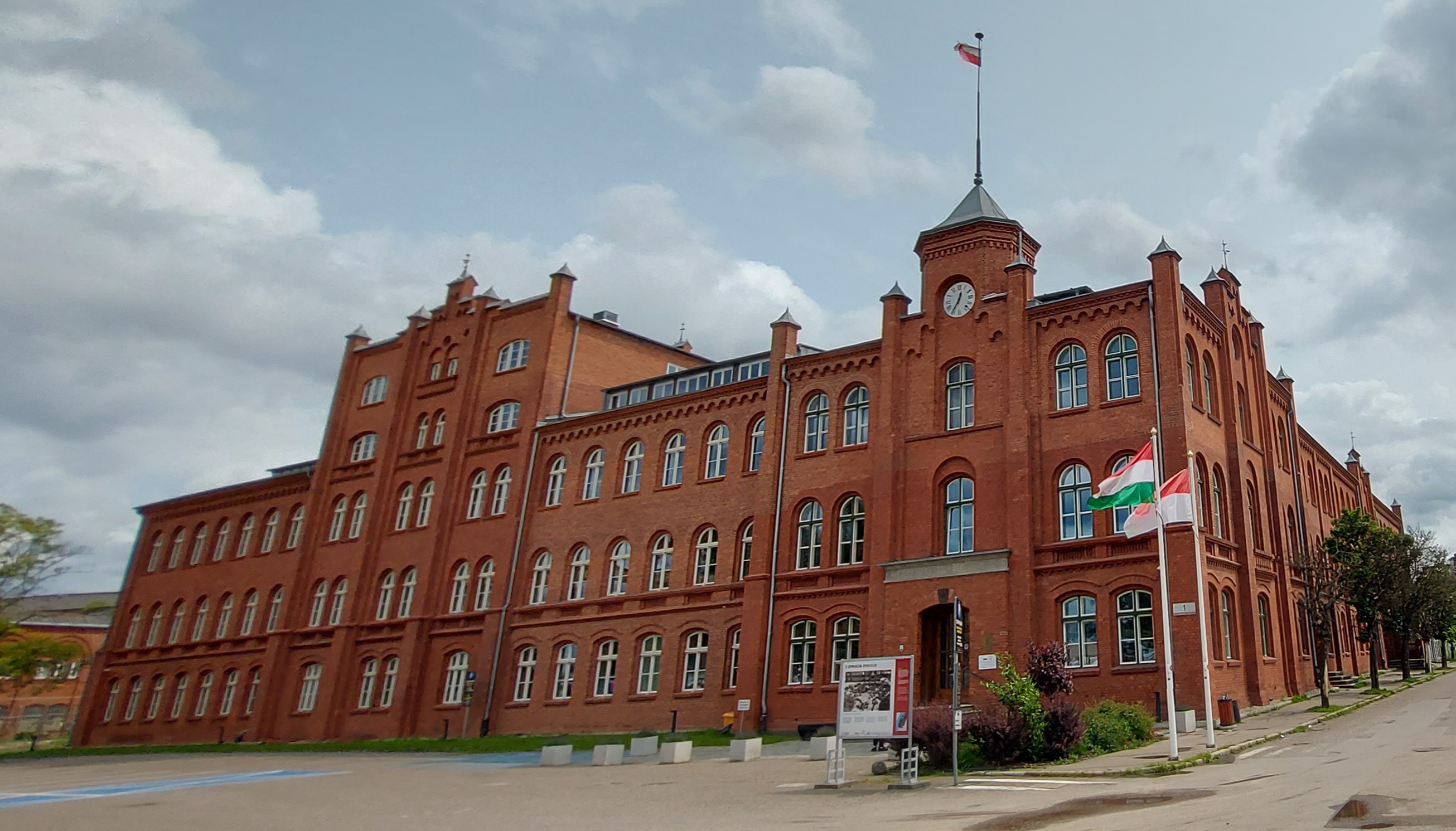 Witamy na stronie internetowej Konsulatu Generalnego Węgier w Gdańsku